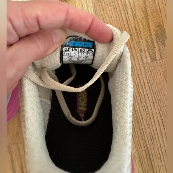 HOKA sneaker eggnog and pink color way size 6.5 - Picture 4 of 4